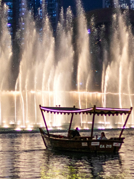 Dubai Fountain Show &amp; Abra Lake Ride Tickets