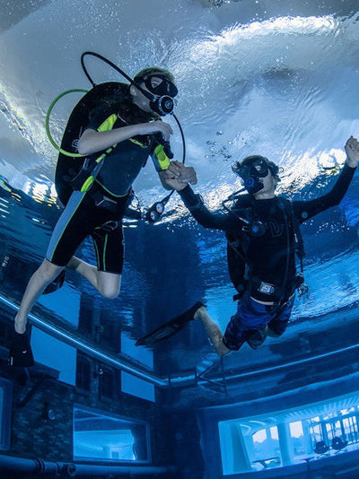 Deep Dive Dubai - Discover Scuba Diving for Beginners - DXB Attractions