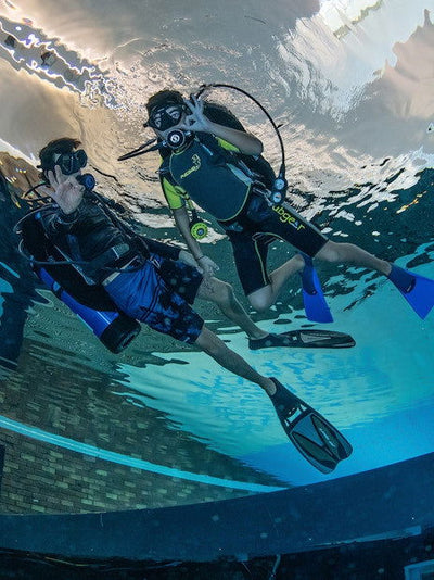 Deep Dive Dubai - Discover Scuba Diving for Beginners - DXB Attractions