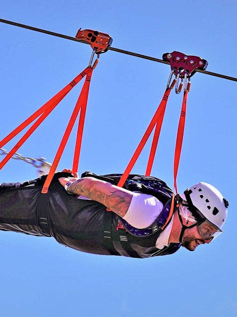 6 Ziplines Sky Tour + Jais Sledder Tickets