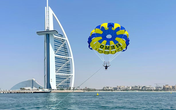 Parasailing in Dubai