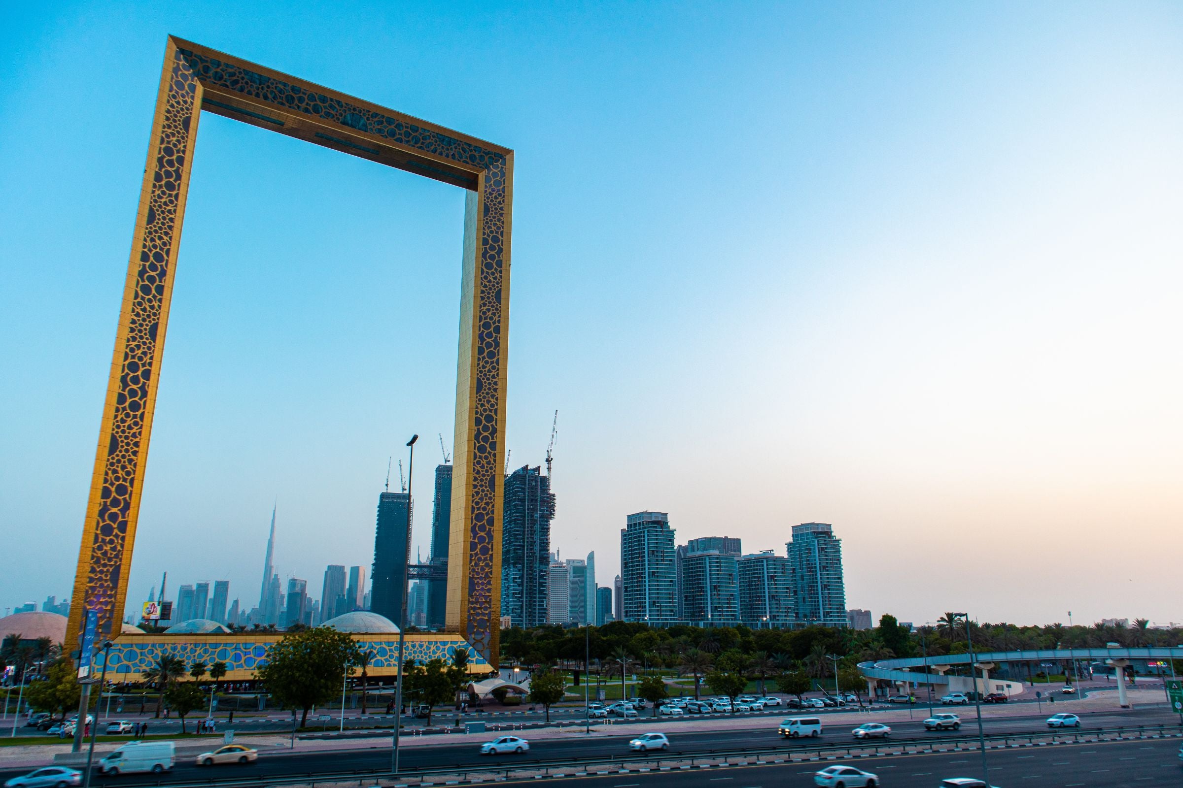 Dubai Frame + Miracle Garden Tickets