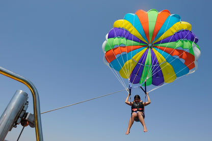 Parasailing in Dubai